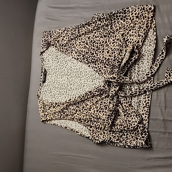 Shein curve 2xl leopard tank that ties in the front - Picture 1 of 3